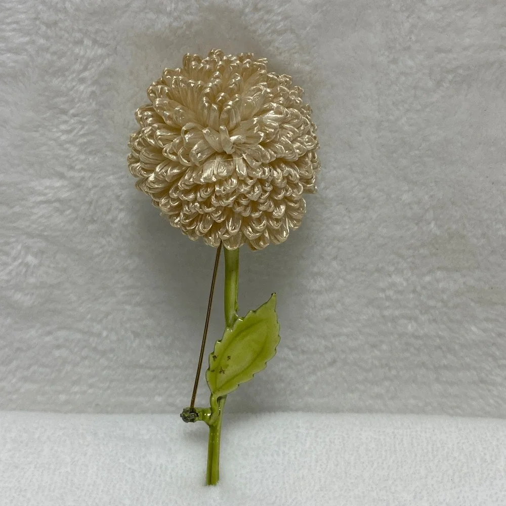 Vintage Chrysanthemum Flower Brooch Pin Enamel Green Leaf‎ Stem